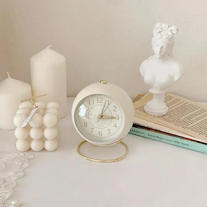 Réveil quartz nordique ⏰✨